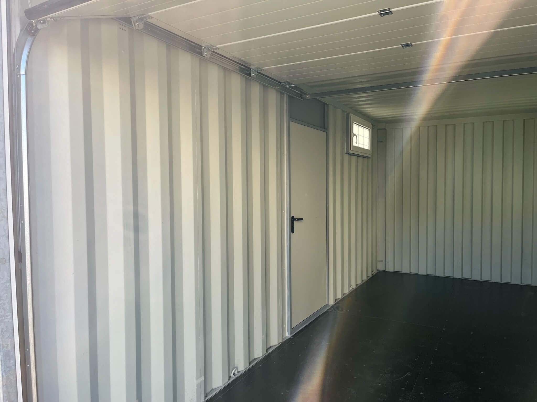 20 Fuss Lager Container mit Rolltor Sektionaltor Lichtgrau RAL 7040