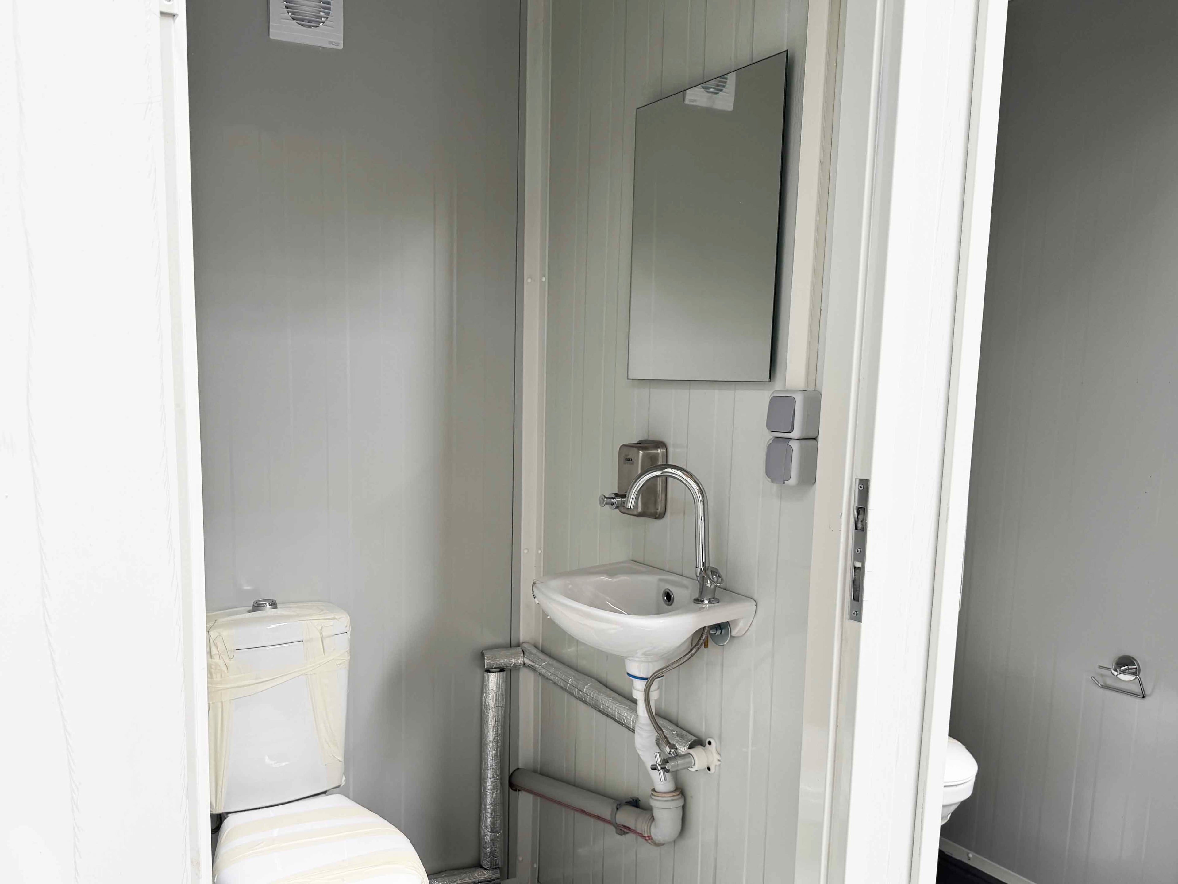 WC-WC Sanitärcontainer